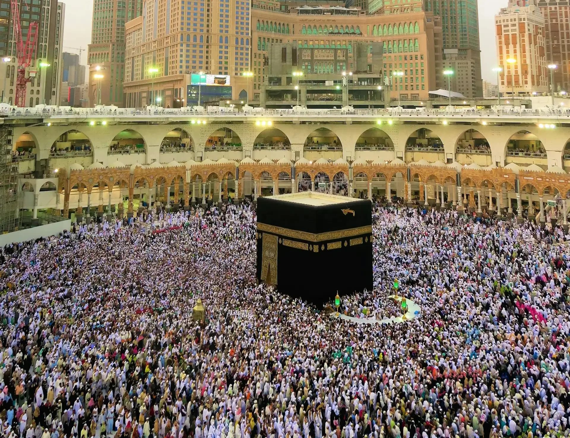 Night Prayer in the Haram: Tahajjud and the Blessings of the Last Third of the Night