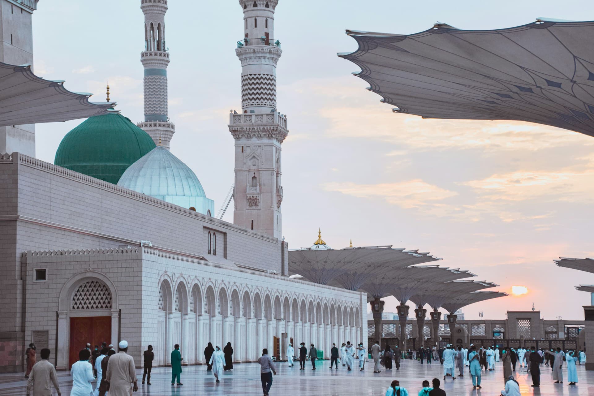 Night view of the Grand Mosque with worshippers